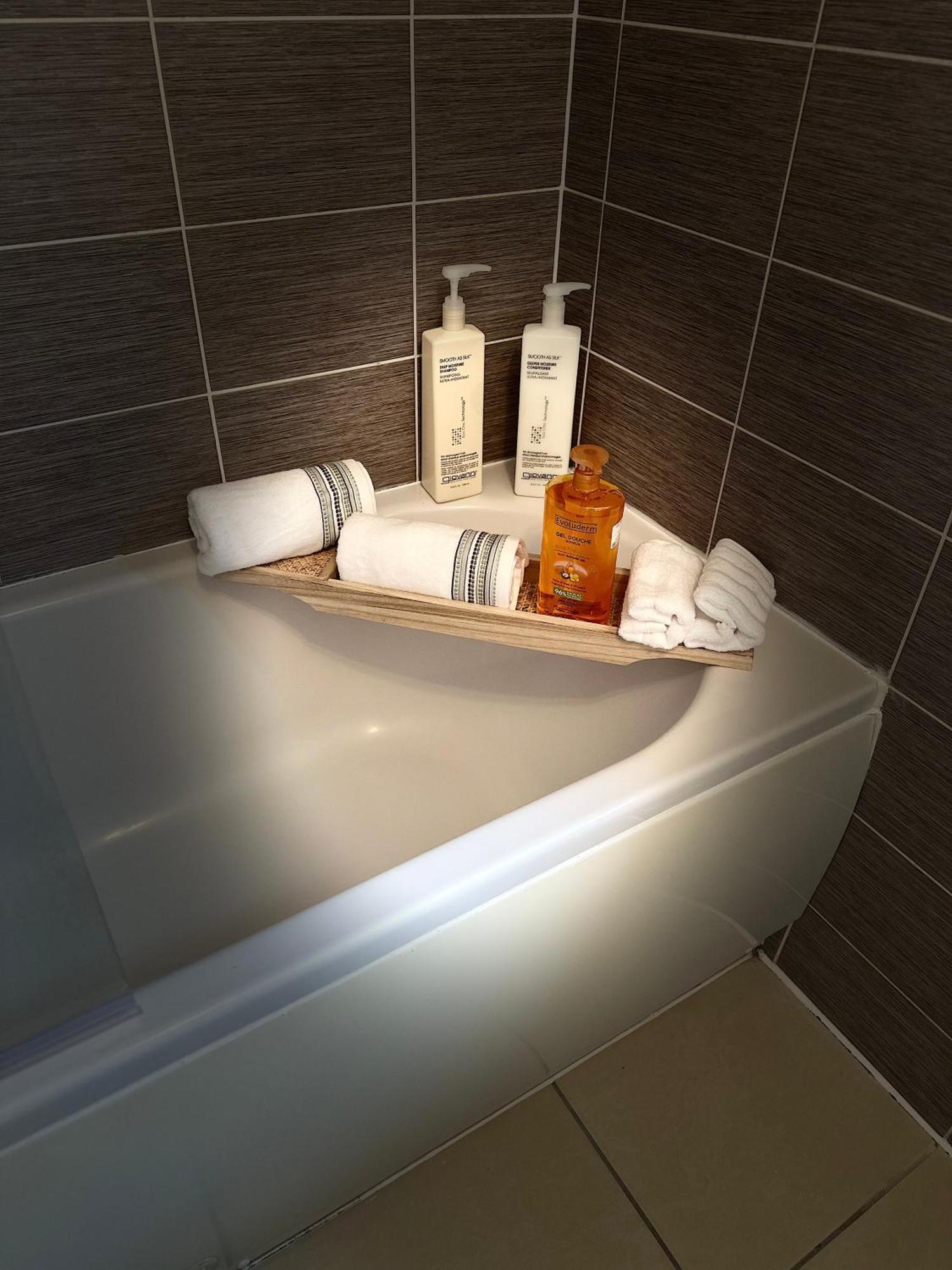 شقة Aroma Cambridge Girton  المظهر الخارجي الصورة